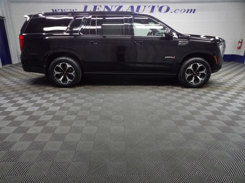 Used 2025 GMC Yukon XL AT4 AWD/4WD image 2