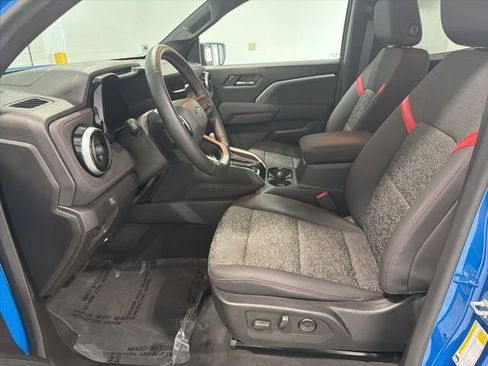 Used 2024 Chevrolet Colorado Z71 w/ Z71 Convenience Package 2 AWD/4WD image 9