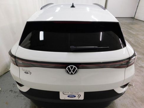 Used 2023 Volkswagen ID.4 Pro image 4