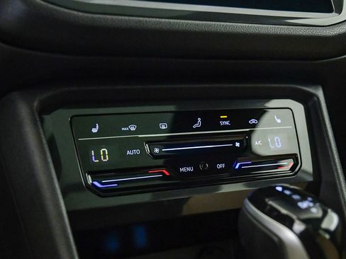 Used 2023 Volkswagen Tiguan SE R-Line image 22