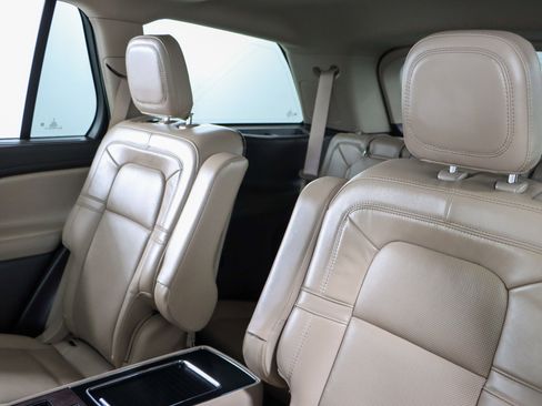 Used 2022 Lincoln Aviator Reserve w/ Equipment Group 201A image 26