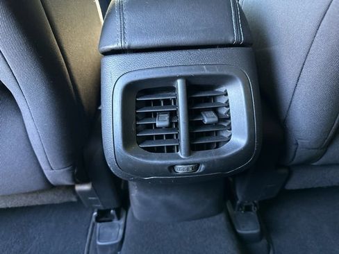 Used 2021 Jeep Cherokee Latitude image 37