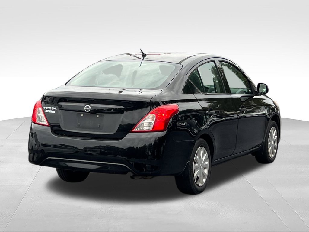Used 2015 Nissan Versa S FWD image 5