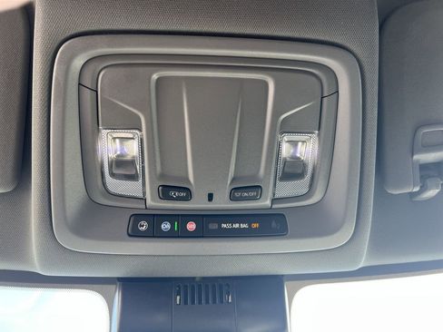 Used 2025 Chevrolet Silverado 1500 LT image 28