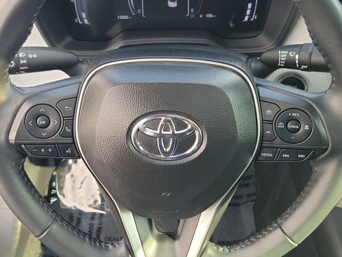 Certified 2025 Toyota Corolla SE w/ SE Premium Package FWD image 23