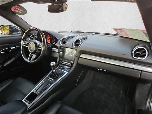 Used 2017 Porsche 718 Cayman RWD image 21