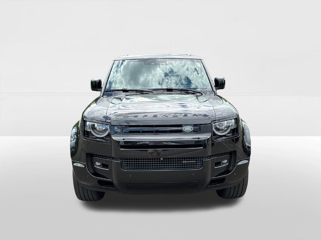 Used 2023 Land Rover Defender 130 X-Dynamic SE AWD/4WD image 6