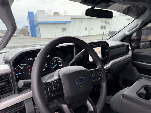 Used 2025 Ford F350 XLT w/ FX4 Off-Road Package image 15