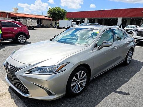 Used 2020 Lexus ES 350 w/ Accessory Package 2 FWD image 3