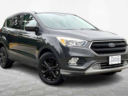 Used 2019 Ford Escape SE image 12