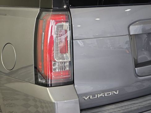 Used 2019 GMC Yukon SLT w/ Premium Edition AWD/4WD image 31