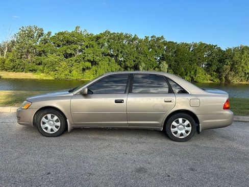 Used 2001 Toyota Avalon XL image 2