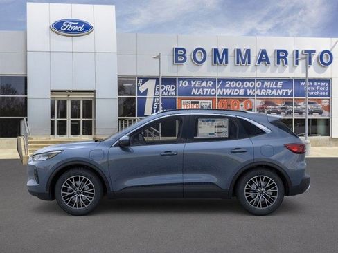 New 2026 Ford Escape SE image 3