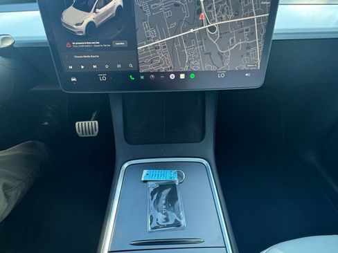 Used 2022 Tesla Model Y Performance image 24