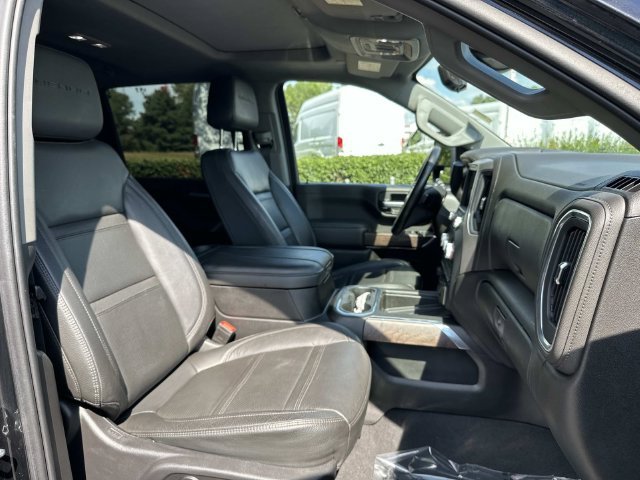 Used 2023 GMC Sierra 2500 Denali w/ Denali Black Diamond Edition AWD/4WD image 37