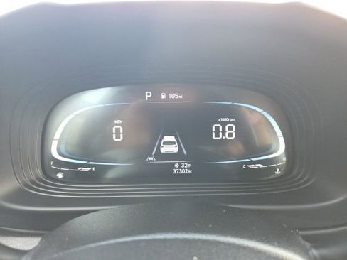 Used 2024 Hyundai Venue SEL image 34