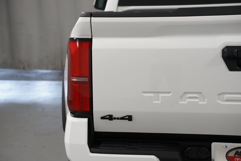 Certified 2026 Toyota Tacoma TRD Off-Road AWD/4WD image 10