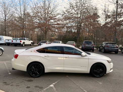 Used 2017 Chevrolet Impala LT image 4