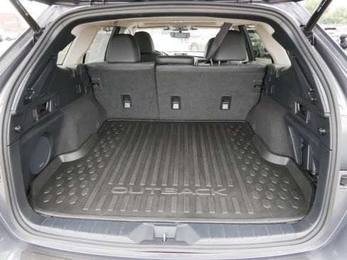 Used 2024 Subaru Outback Limited AWD/4WD image 18