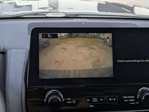 Used 2022 Nissan Armada SV w/ SV Appearance Package RWD image 29