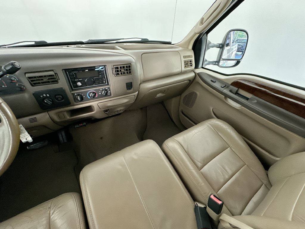 Used 2004 Ford F350 Lariat AWD/4WD image 11