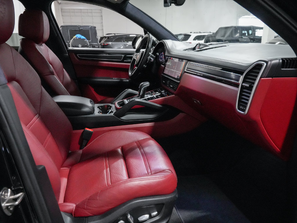 Used 2021 Porsche Cayenne GTS AWD/4WD image 23