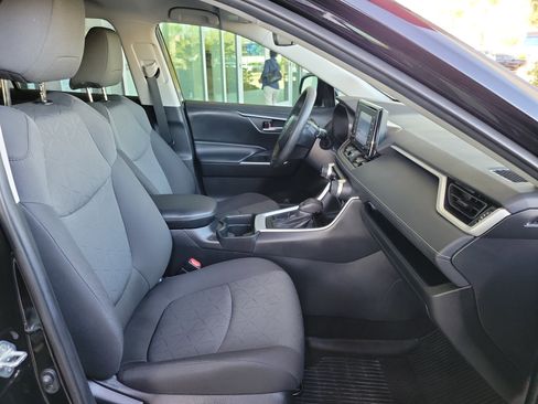 Used 2021 Toyota RAV4 XLE image 32