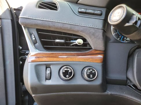 Used 2016 Cadillac Escalade Luxury AWD/4WD image 34