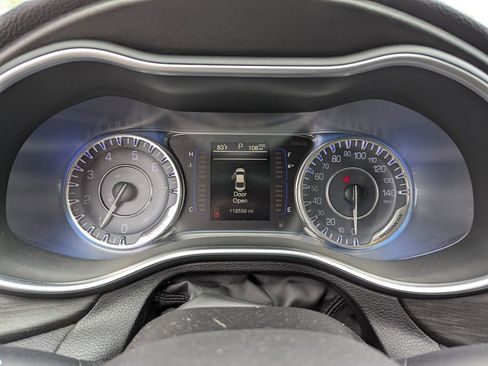 Used 2016 Chrysler 200 Limited w/ Anniversary Edition image 26