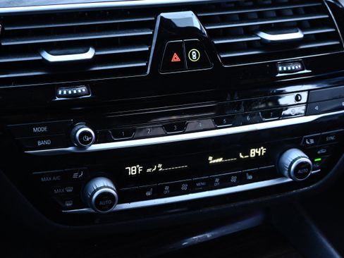 Used 2020 BMW 530i w/ Convenience Package image 19