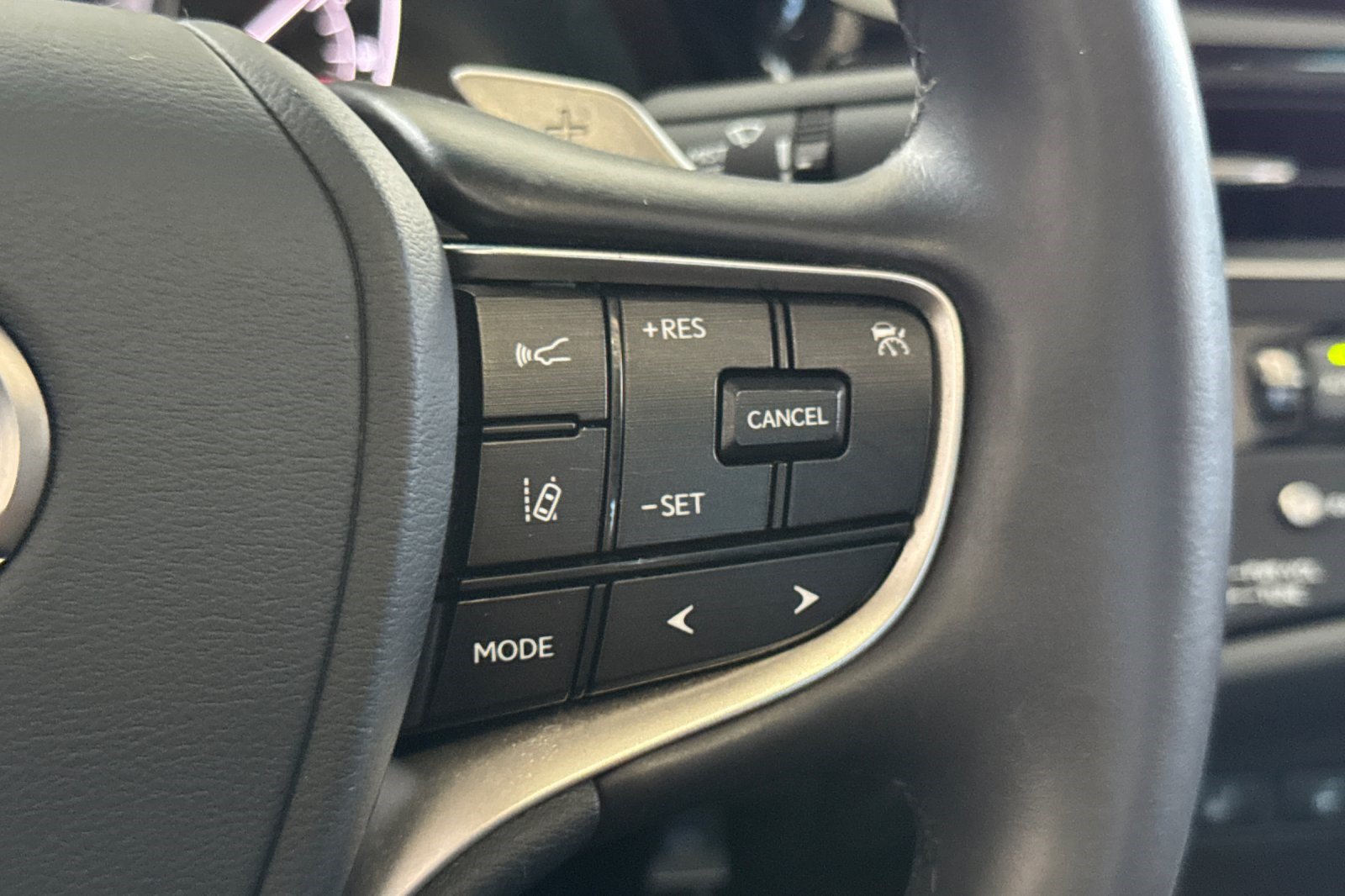 Certified 2025 Lexus ES 300h w/ Premium Package FWD image 30