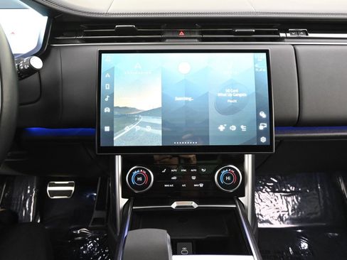 Used 2023 Land Rover Range Rover First Edition image 32