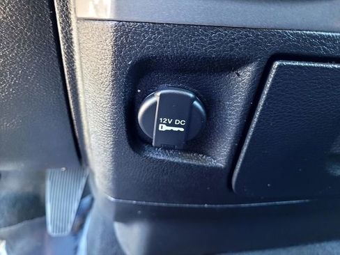 Used 2022 RAM 1500 Classic SLT RWD image 17