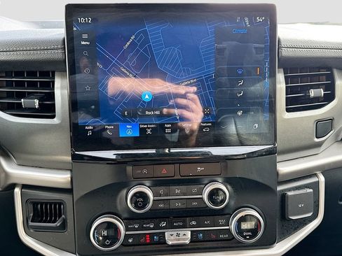 Used 2024 Ford Expedition XLT image 15