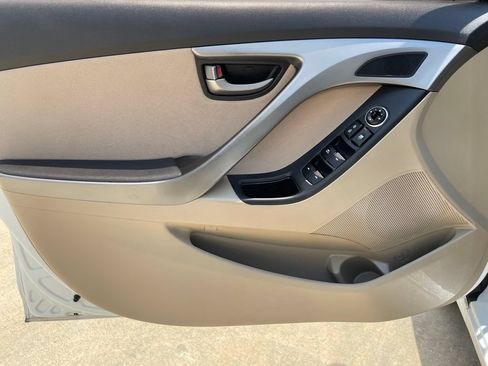 Used 2016 Hyundai Elantra Value Edition FWD image 13