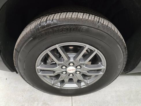 Used 2026 GMC Acadia Elevation FWD image 10