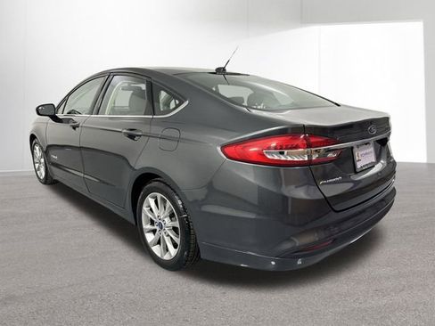Used 2017 Ford Fusion SE image 29