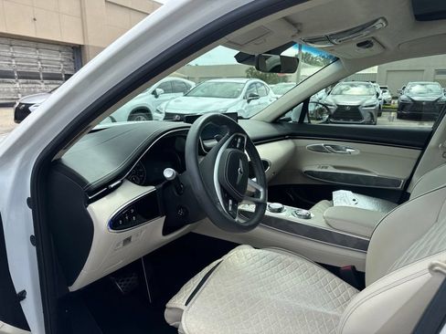 Used 2025 Genesis GV70 3.5T Sport w/ Sport Advanced Package AWD/4WD image 14