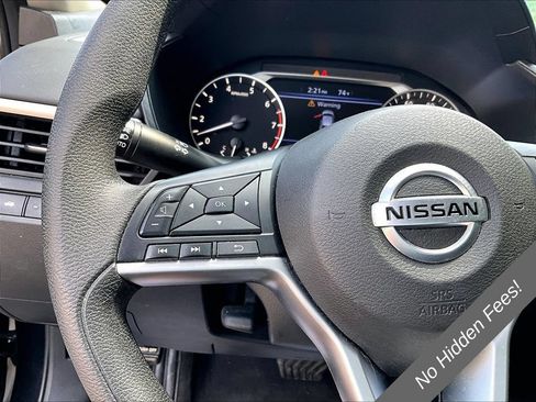 Used 2022 Nissan Altima 2.5 SV FWD image 15
