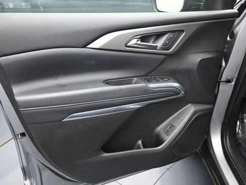 Used 2025 Chevrolet Traverse LT AWD/4WD image 14