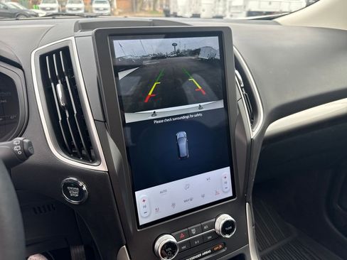 Used 2024 Ford Edge SEL w/ Convenience Package image 35