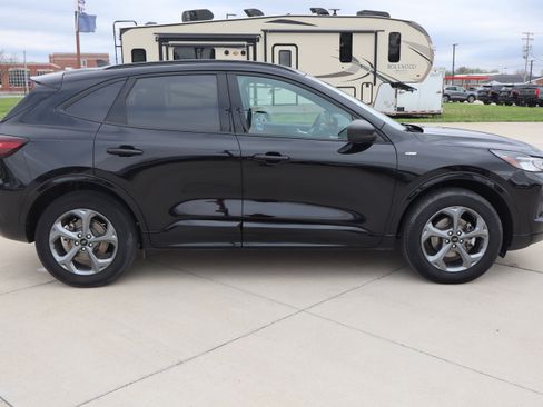 Used 2024 Ford Escape ST-Line w/ Tech Pack #1 AWD/4WD image 5