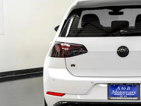 Used 2019 Volkswagen Golf R 4-Door image 40