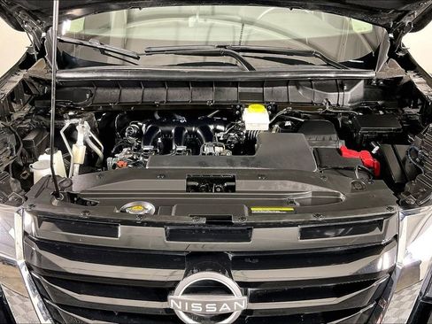 Used 2024 Nissan Pathfinder S image 13