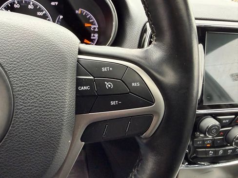 Used 2020 Jeep Grand Cherokee Limited image 31