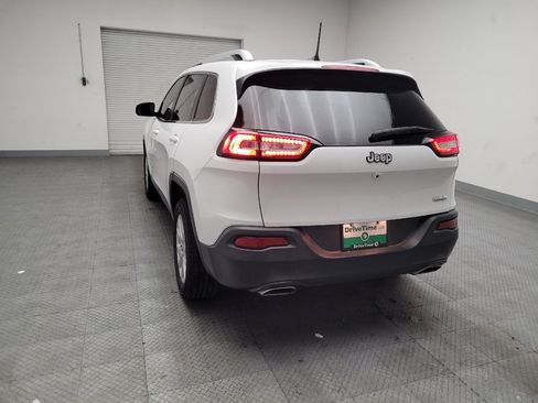 Used 2018 Jeep Cherokee Latitude image 6