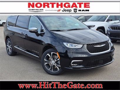 New 2026 Chrysler Pacifica Pinnacle w/ Trailer Tow Group