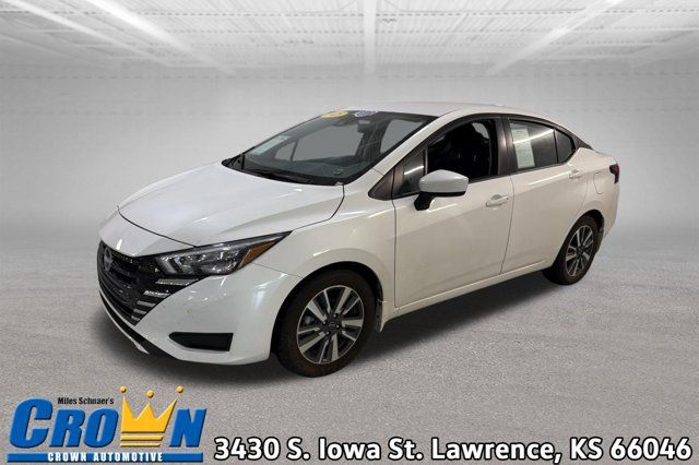 Used 2025 Nissan Versa SV w/ Trunk Package FWD image 1