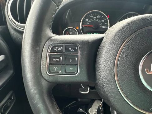 Used 2014 Jeep Wrangler Unlimited Rubicon w/ Connectivity Group AWD/4WD image 23