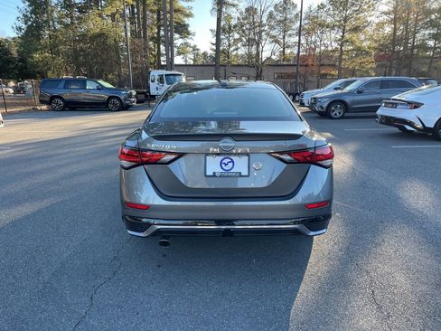 Used 2025 Nissan Sentra SR w/ SR Premium Package image 6